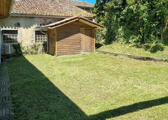Jolie Maison Avec Jardin Et Pergola
