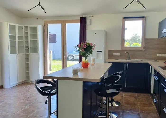 Semesterbostad Jolie Maison Avec Jardin Et Pergola