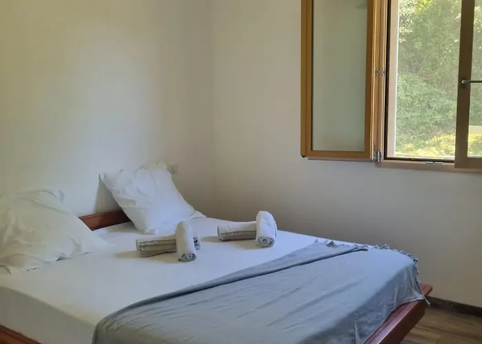 Semesterbostad Jolie Maison Avec Jardin Et Pergola